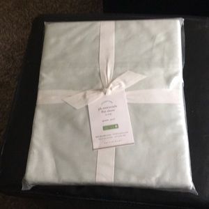 Pottery Barn flat sheet 300 thread count